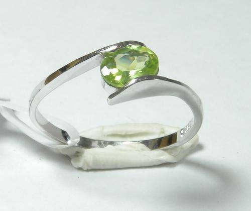 925 Sterling Silver Natral A-Grade Peridot ring